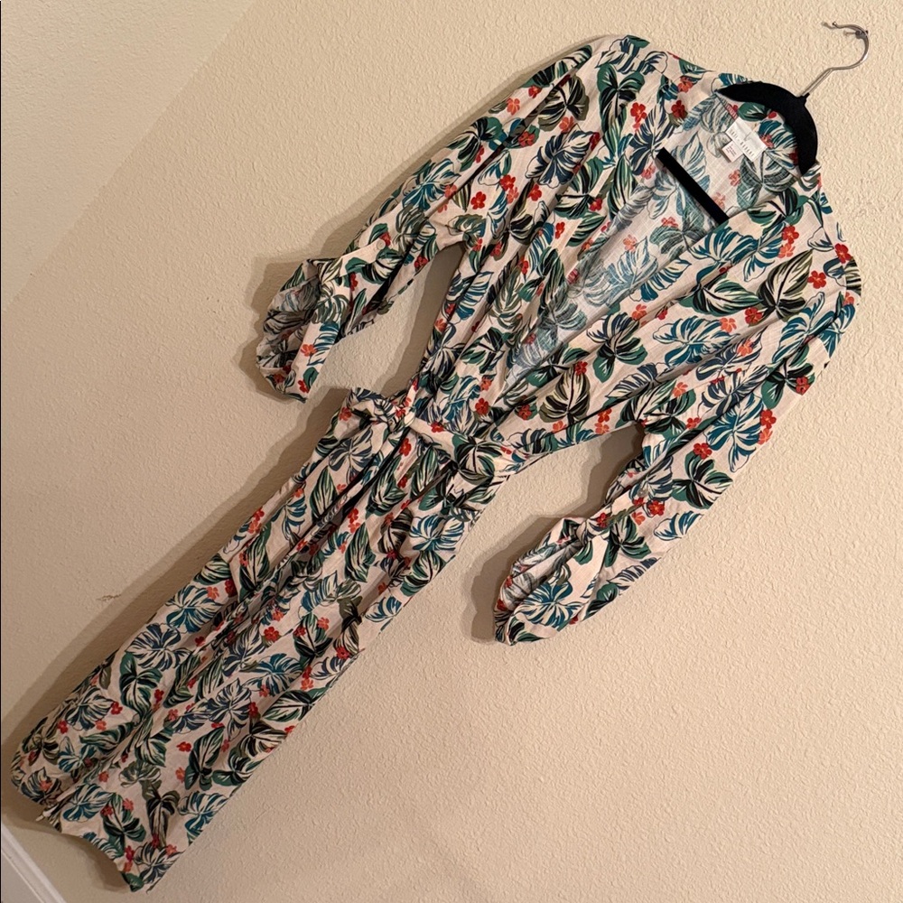 Lost + Wander floral Robe/ swim cover up. NEW . Small